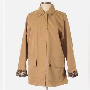 DENNIS BASSO MICROFIBER Mid-LENGTH JACKET WITH LEOPARD PRINT LINING
SIZE Medium